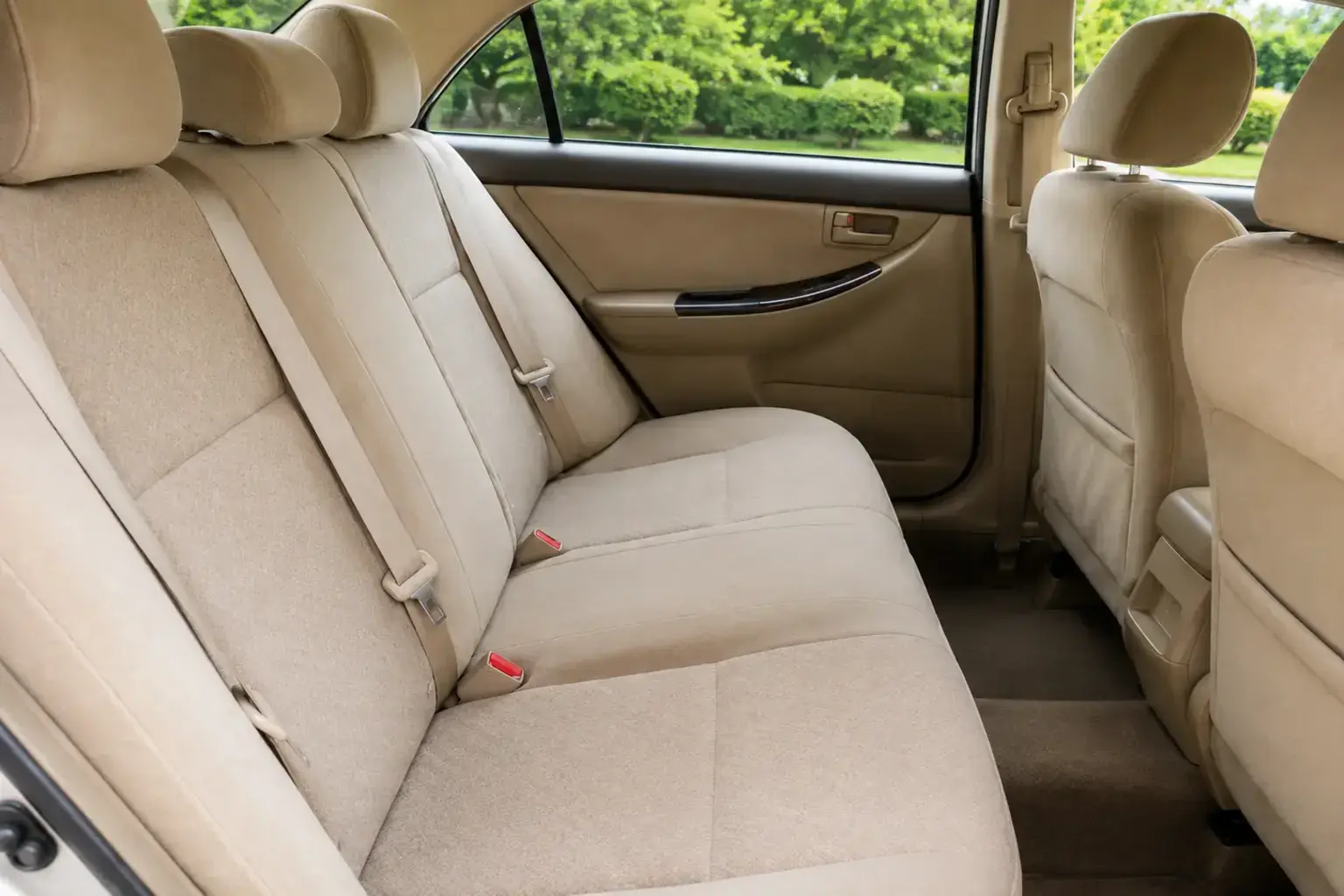 Toyota-Corolla-GLi-rear-seats-GB